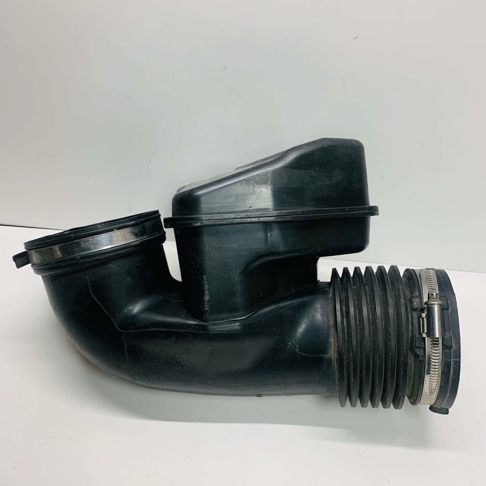 2007-2010 BMW X3 E83 Intake Duct Elbow Hose Tube 13713422609 OEM 1371 3422609